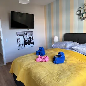 55 I Cental Hof I Wifi I Tv Apartment